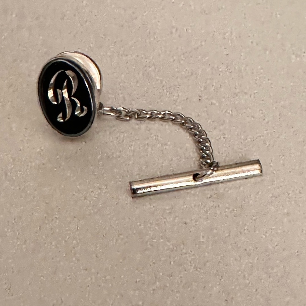 Black Stone Oval with Silver Etched Monogram “R” Tie Tack with Chain